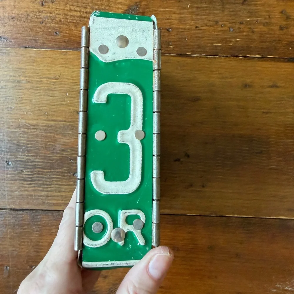 90s Retro Vermont State License Plate Metal Personal Organizer